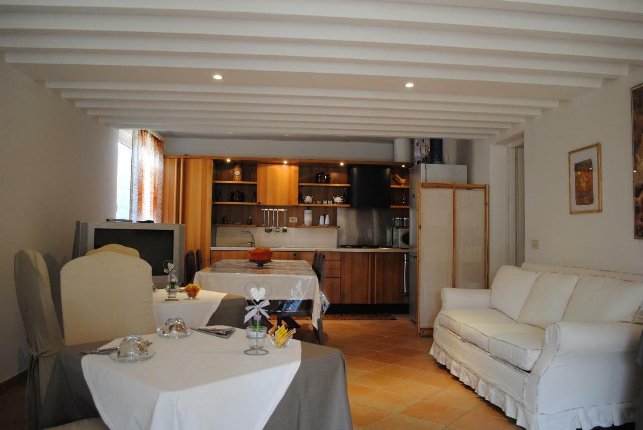 Villa Regina B&B เน็ตตูโน ภายนอก รูปภาพ
