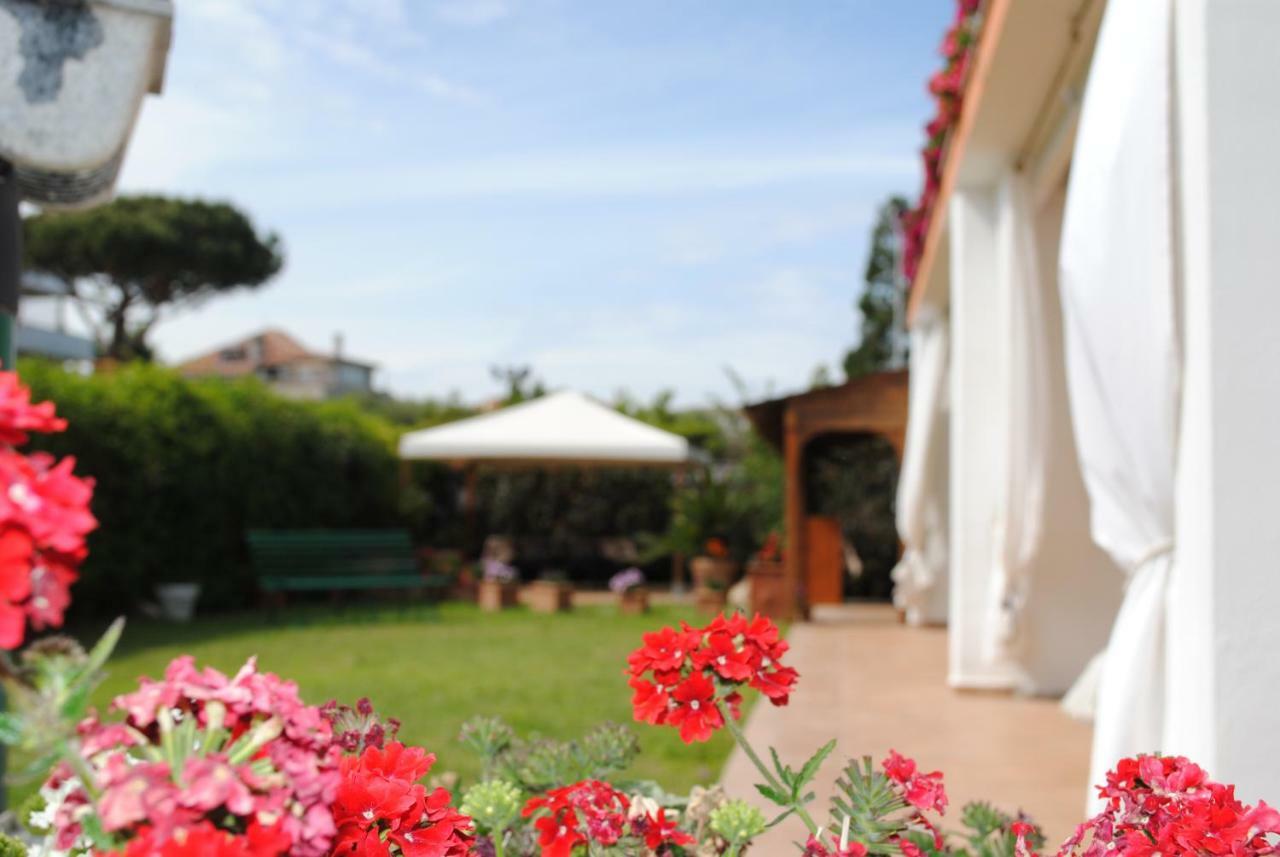 Villa Regina B&B เน็ตตูโน ภายนอก รูปภาพ