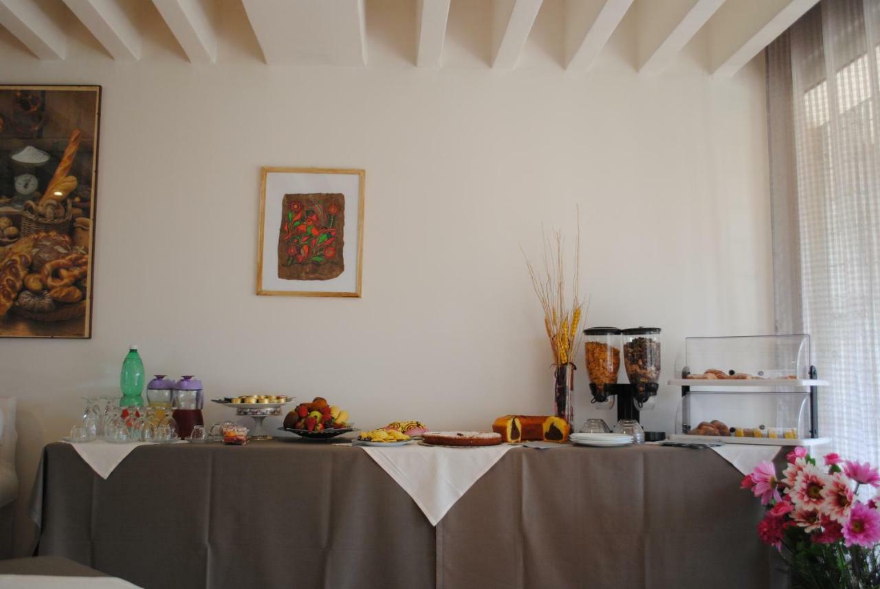 Villa Regina B&B เน็ตตูโน ภายนอก รูปภาพ
