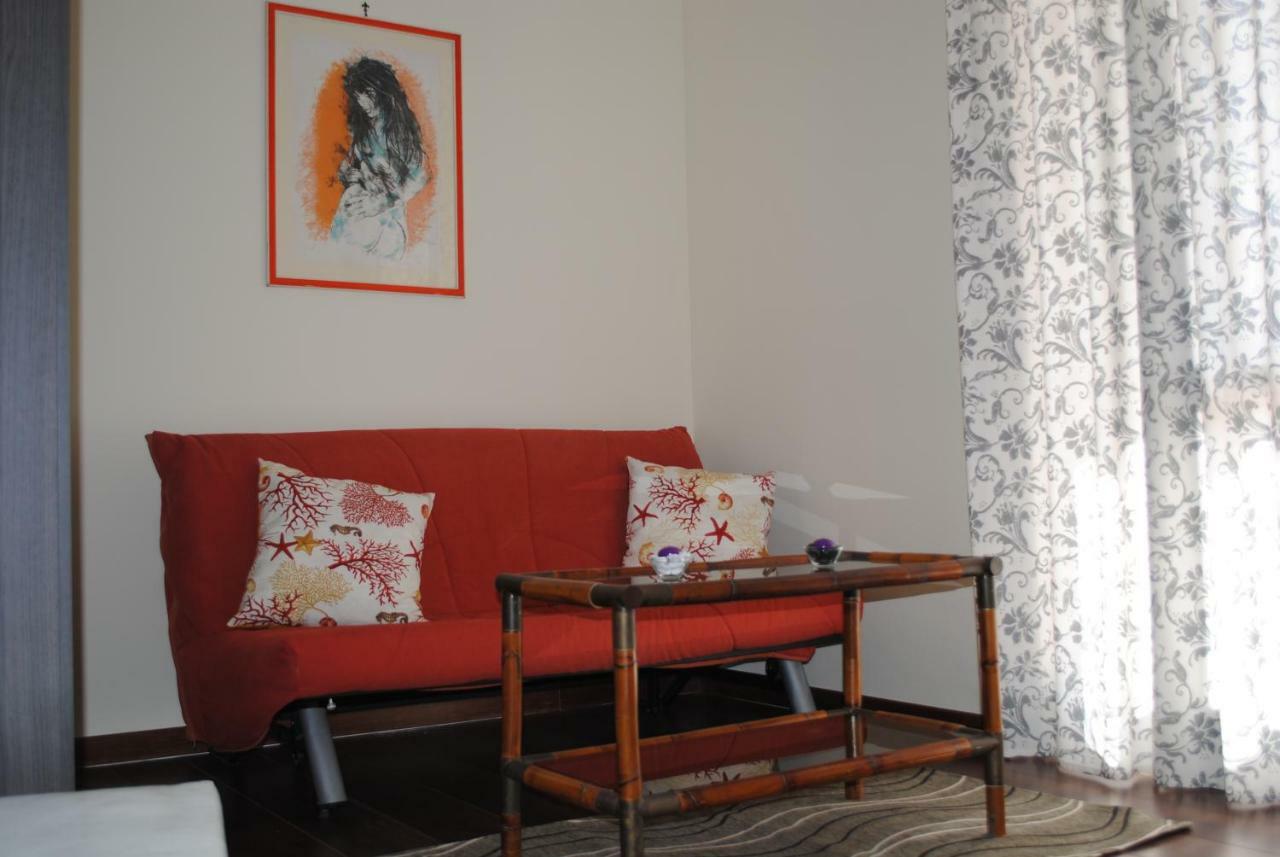 Villa Regina B&B เน็ตตูโน ภายนอก รูปภาพ